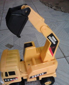 大型工程玩具稱斤批發(fā) 鉤機(jī)、巴士拖車(chē)、救援車(chē)廠家直供