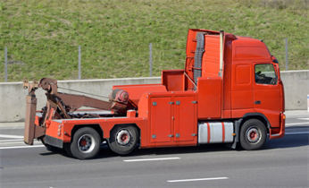 長城沿線24小時(shí)汽車救援服務(wù) 您的全天候道路守護(hù)者